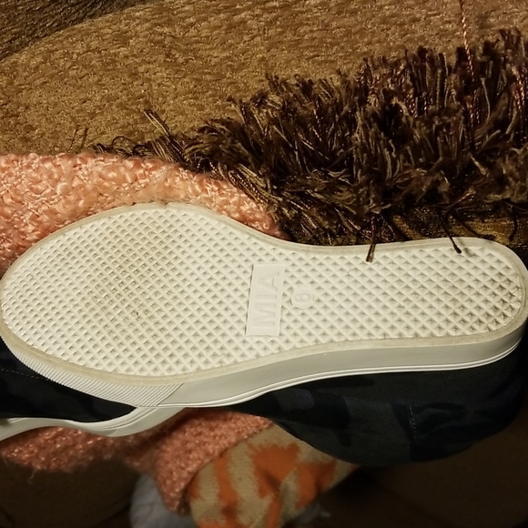 Mia booties - Picture 2 of 4